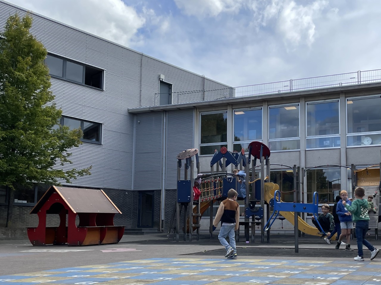rode speelplaats van Kiempunt campus Buggenhout