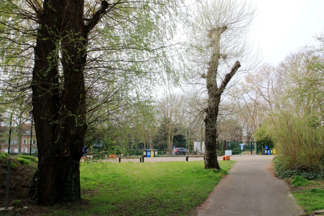 Richtpunt campus Gent Henleykaai groene omgeving op speelplaats