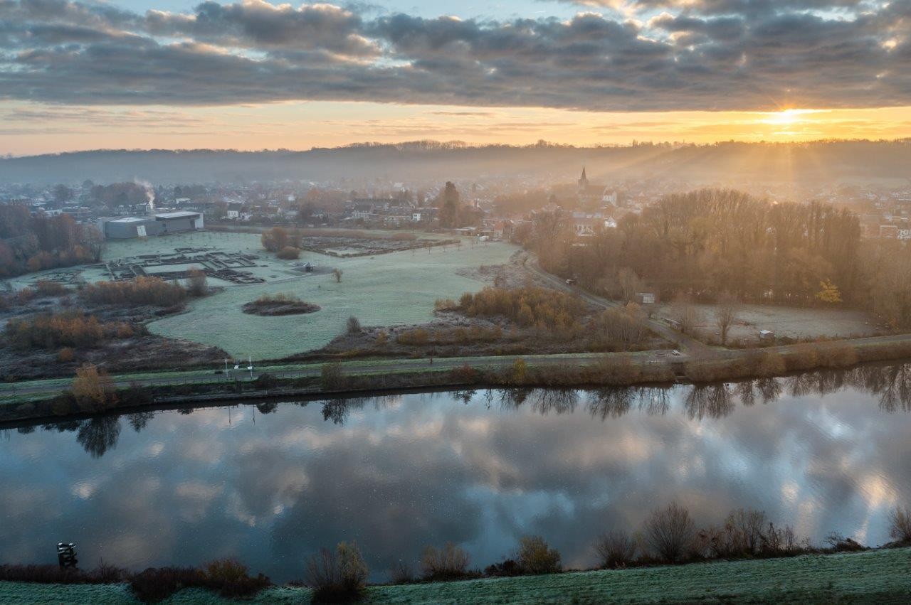 Luchtfoto van Erfgoedsite Ename