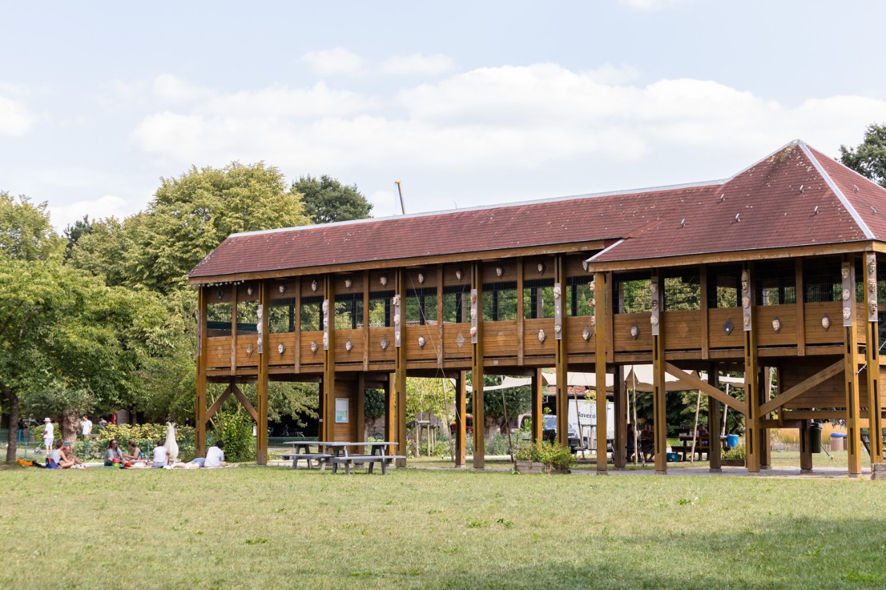picknicken aan de picknicktoren in de brielmeersen