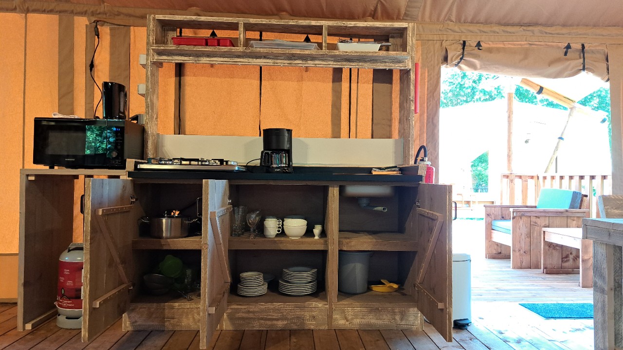 safaritent open keuken