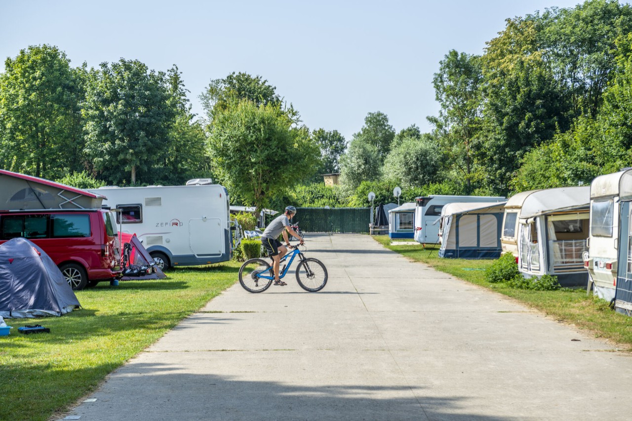 campingstraat voor caravans en mobilehomes