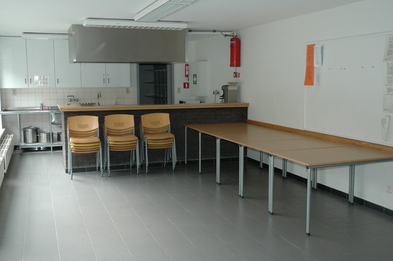 keuken en tafels in het verblijfscentrum Heywijck