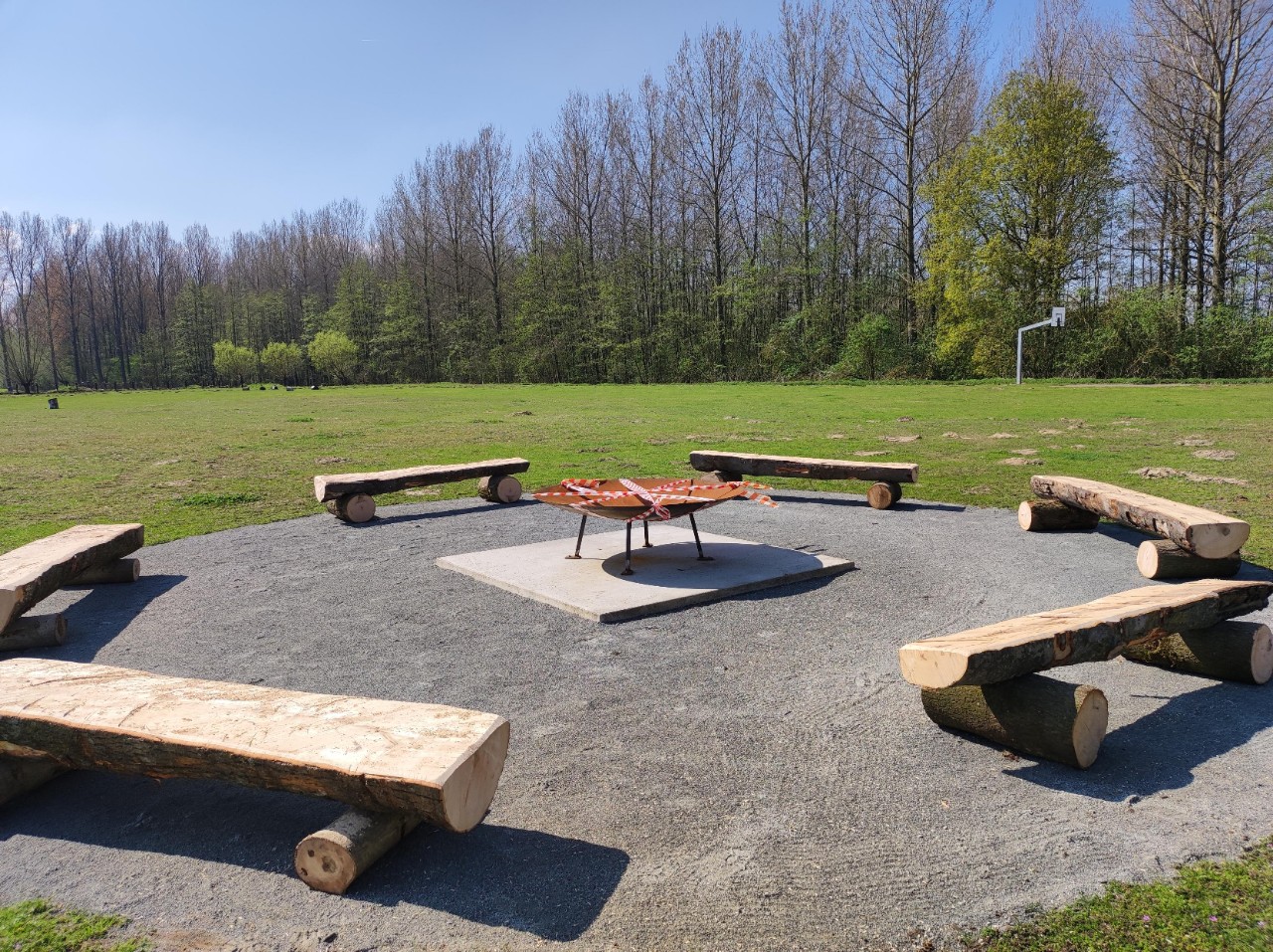vuurpit op camping puyenbroeck